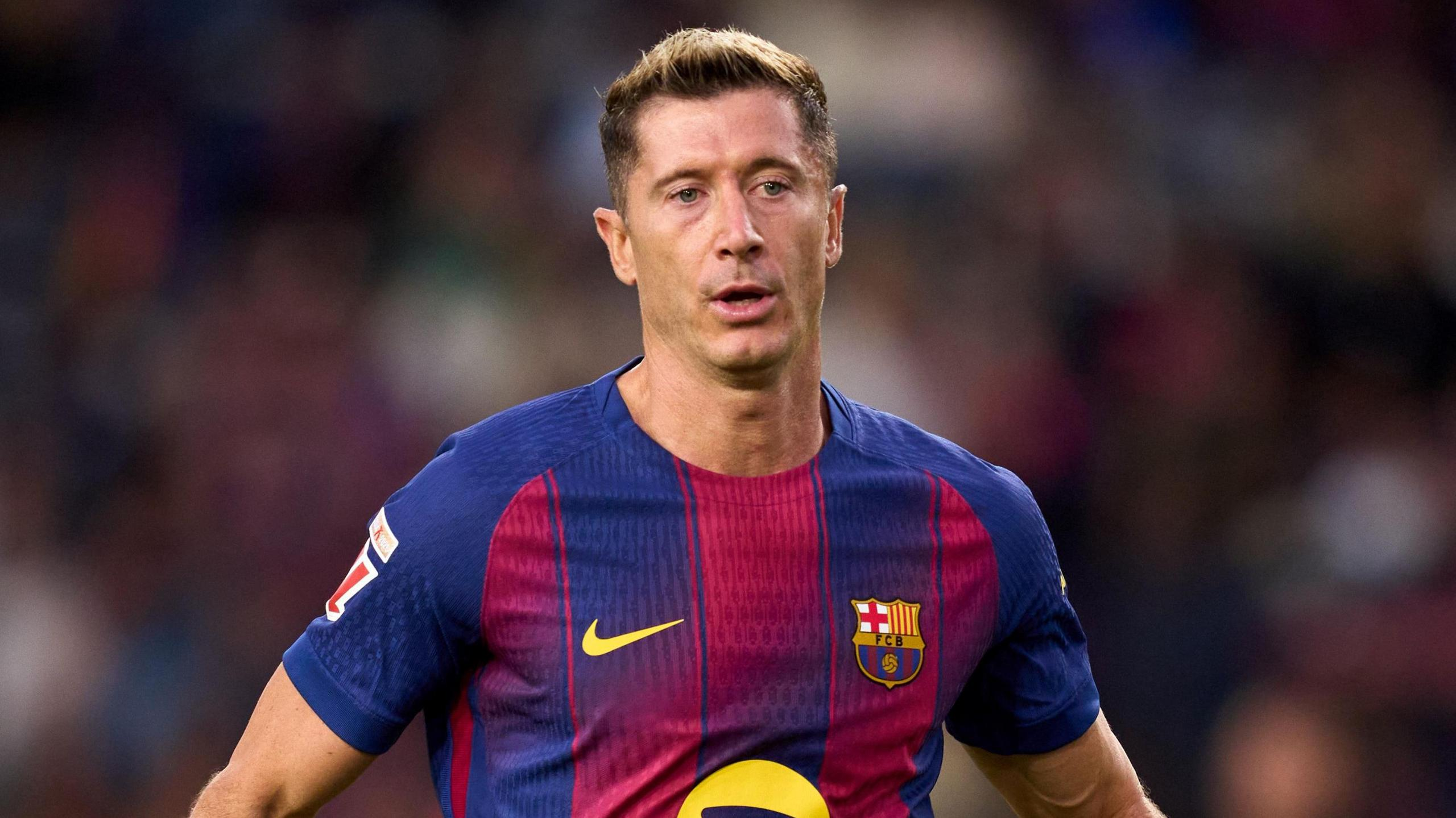 Robert Lewandowski dikabarkan punya peluang konkret tinggalkan Barcelona