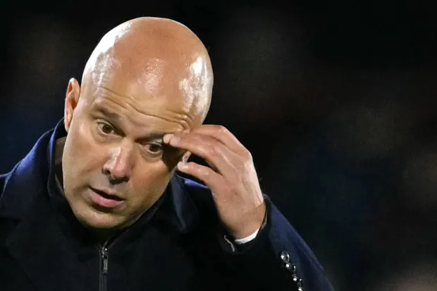 Arne Slot menghadapi dilema terkait performa Ibrahima Konate jelang laga Liverpool vs PSV Eindhoven