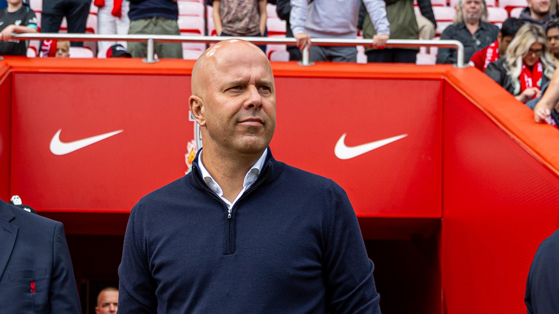 Arne Slot menghadapi tekanan besar di musim keduanya bersama Liverpool