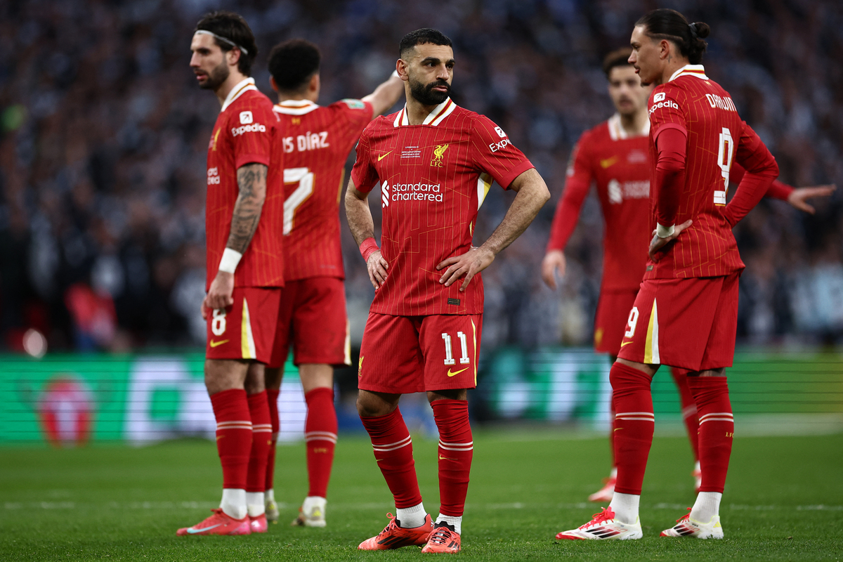 Liverpool mengalami kesulitan di lini tengah dan belakang