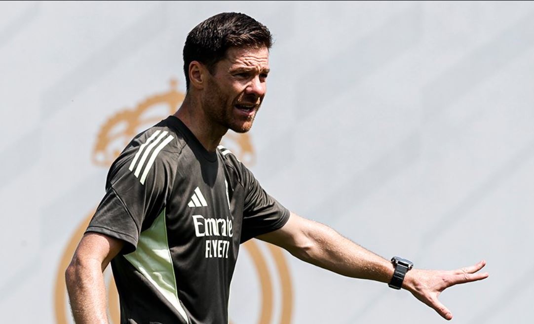 Xabi Alonso memimpin sesi latihan Real Madrid di Valdebebas