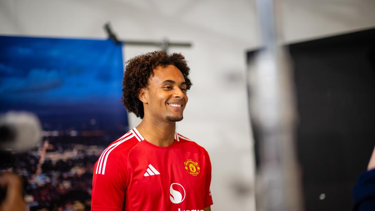 Joshua Zirkzee tampil sebagai starter bersama Manchester United namun tampil kurang maksimal