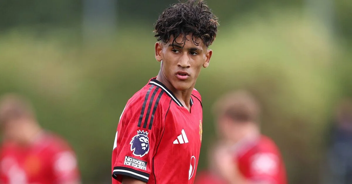 Wonderkid sepak bola dalam sesi latihan