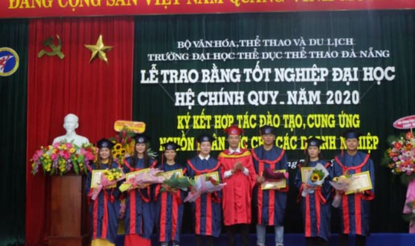 Một buổi lễ tốt nghiệp của sinh viên trường Đại học Thể dục Thể thao Đà Nẵng 