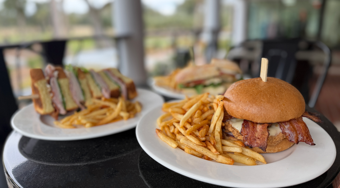 Arthur Hills Grill card