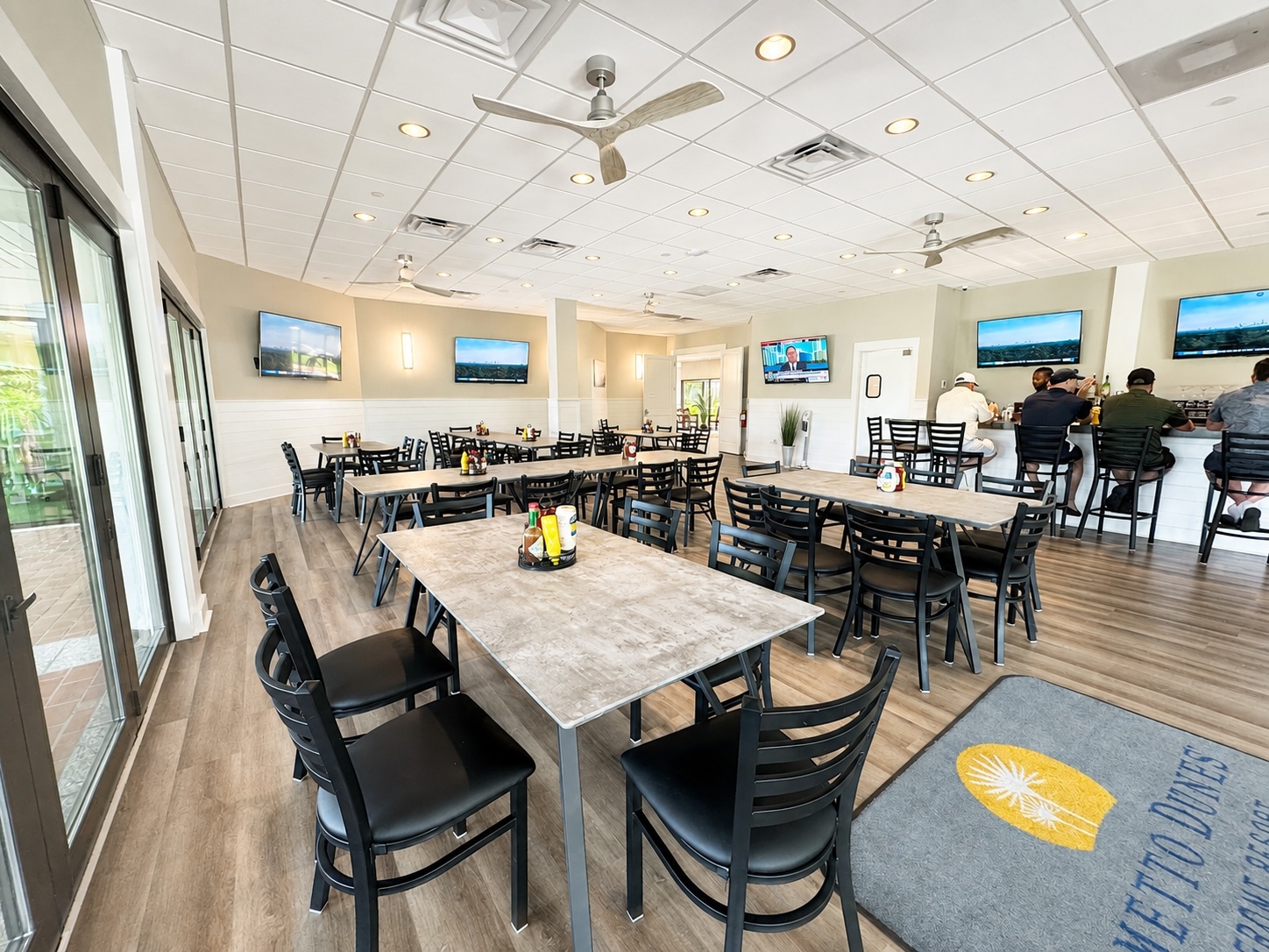 Hills Grill Interior 2
