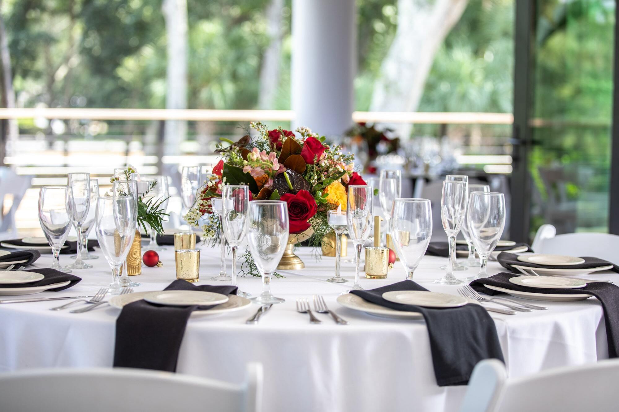 Holiday Table Detail min