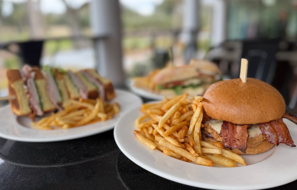 Arthur Hills Grill card