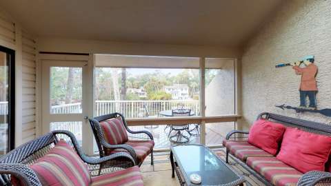 Screened porch at Captain's Cove