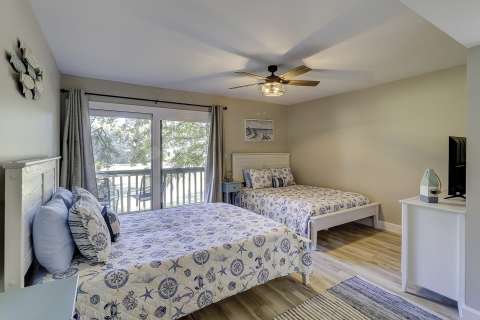 Bedroom with two beds at Hickory Cove
