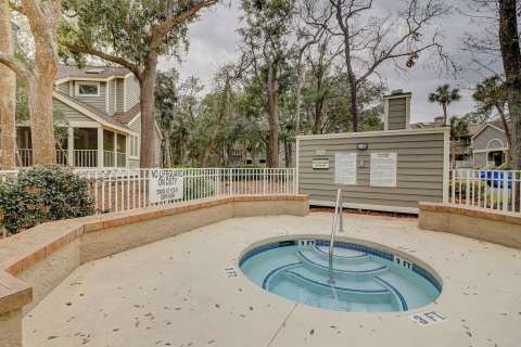 Hot tub at Huntington Villas