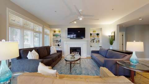 Living room at Huntington Villas