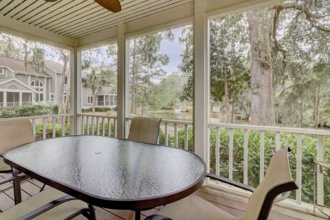 Screened porch at Huntington Villas