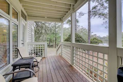 Screened porch at Huntington Villas