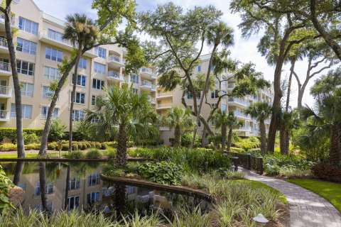 Lagoon and walking path at Windsor Place
