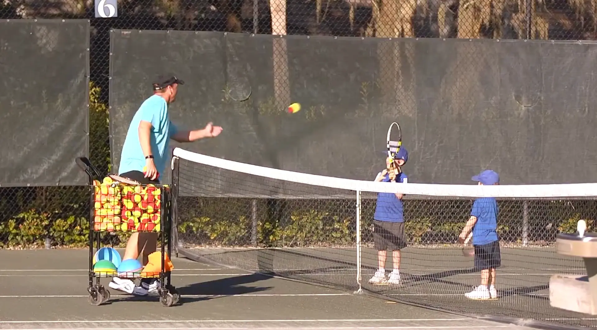 Video thumb tennis