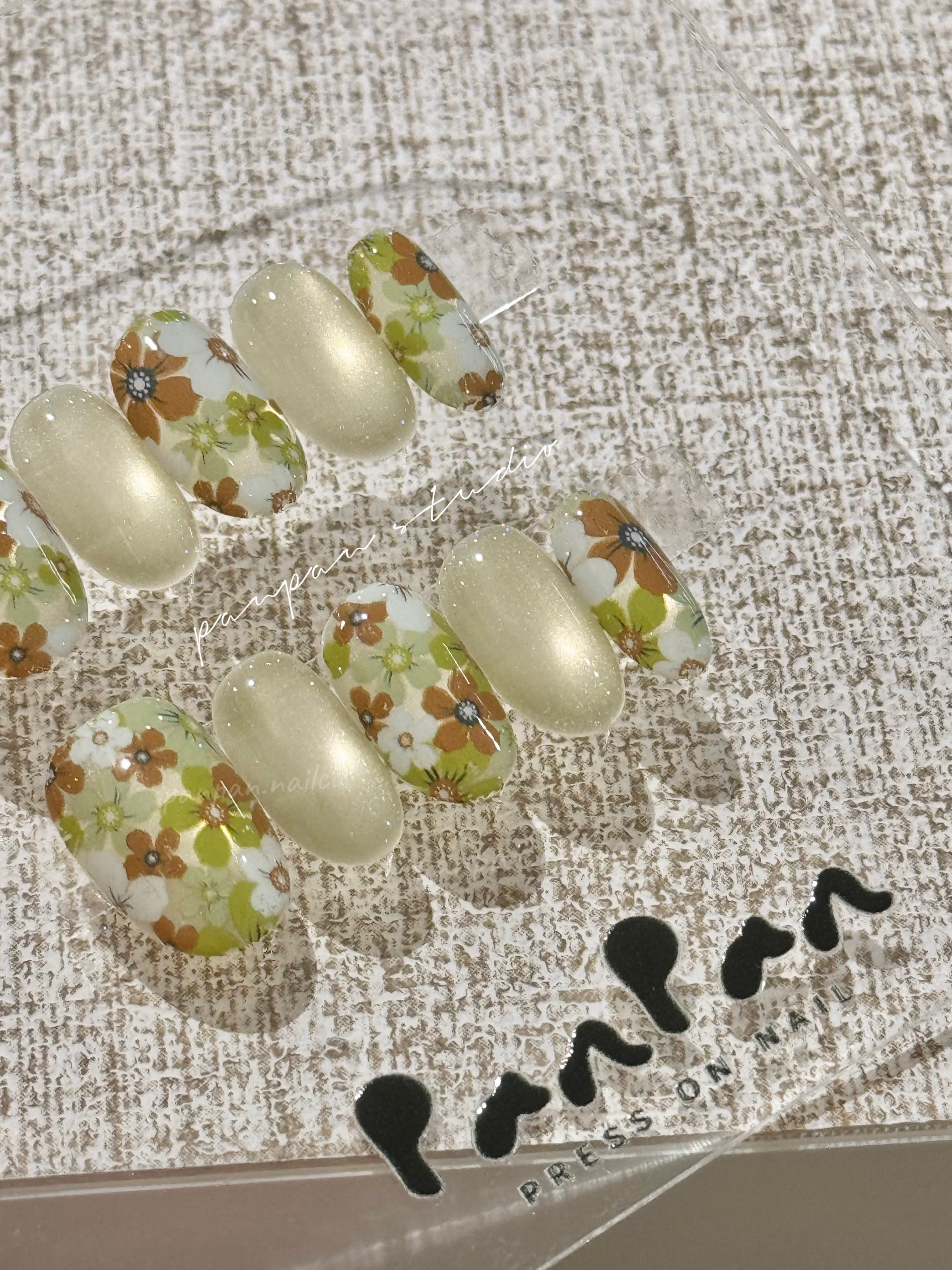 Green Flowers (short oval)