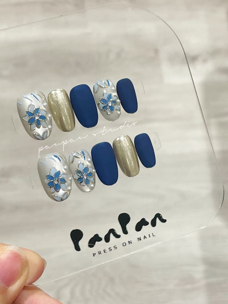 Blue Embroidered Floral (short oval) 细节 2