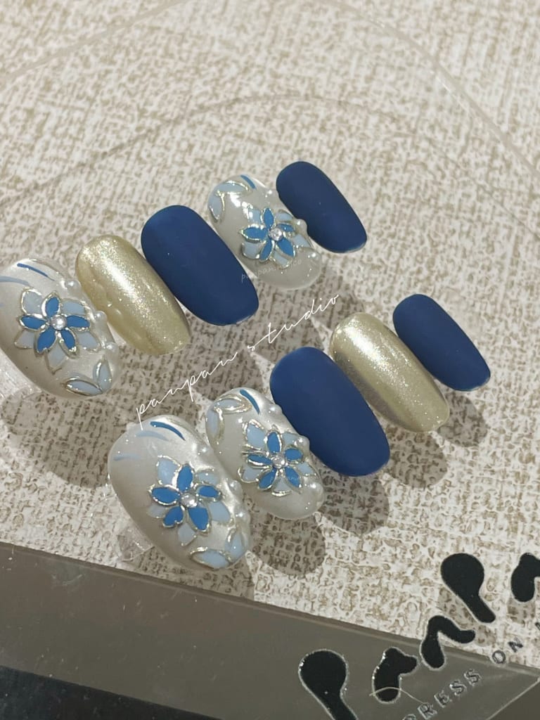 Blue Embroidered Floral (short oval) 细节 3