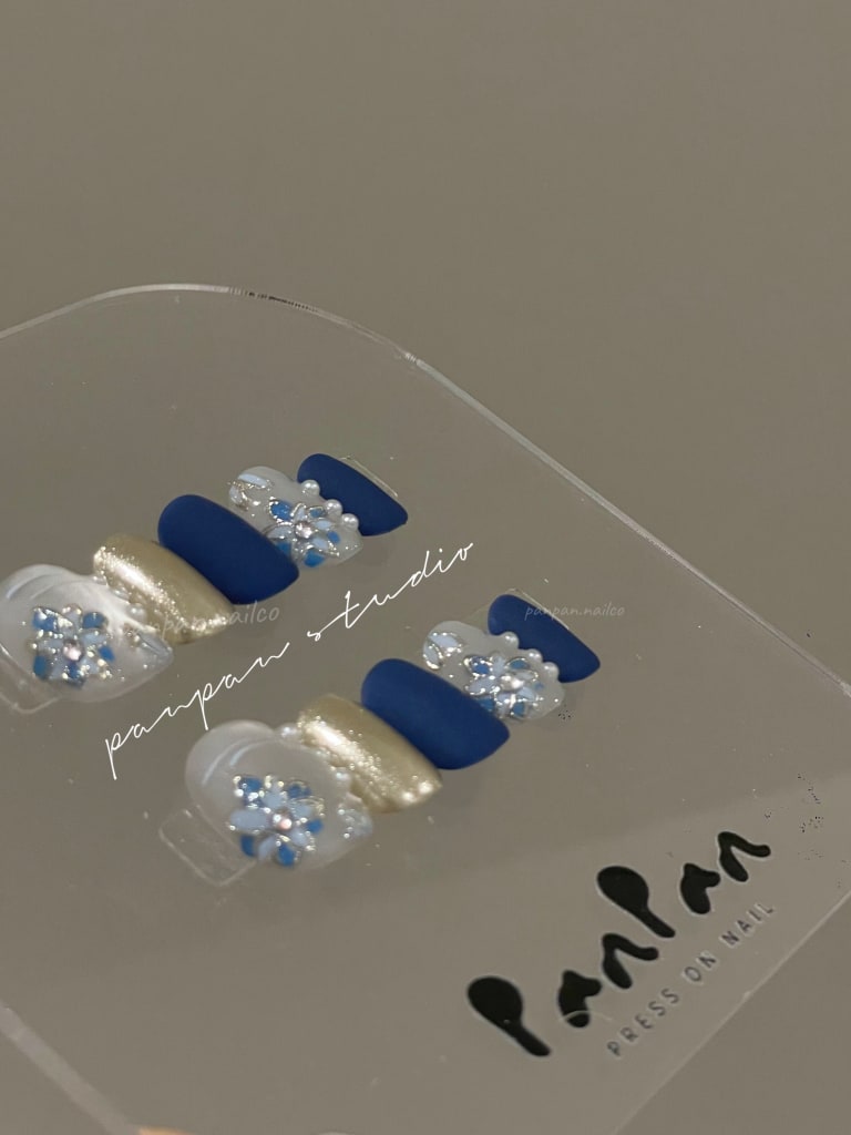 Blue Embroidered Floral （short square round) 细节 3
