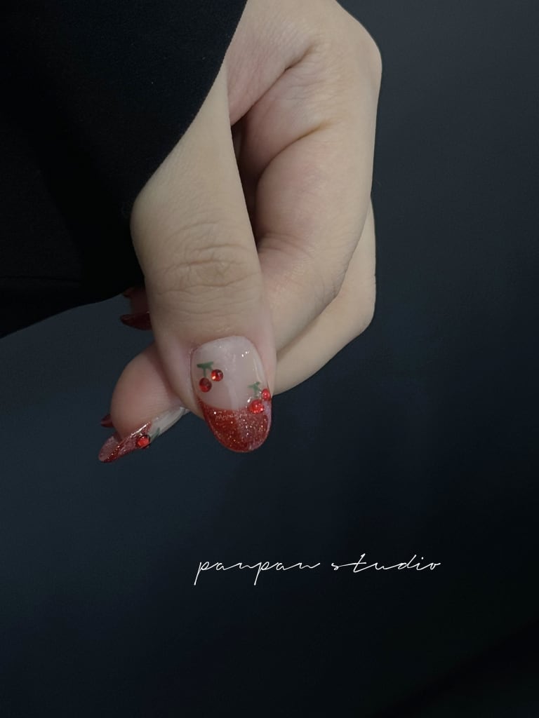 Cherry Red Rhinestones French 细节 1