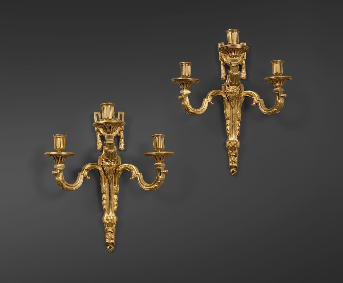 PAIR OF WALL SCONCES IN THE GREEK STYLE