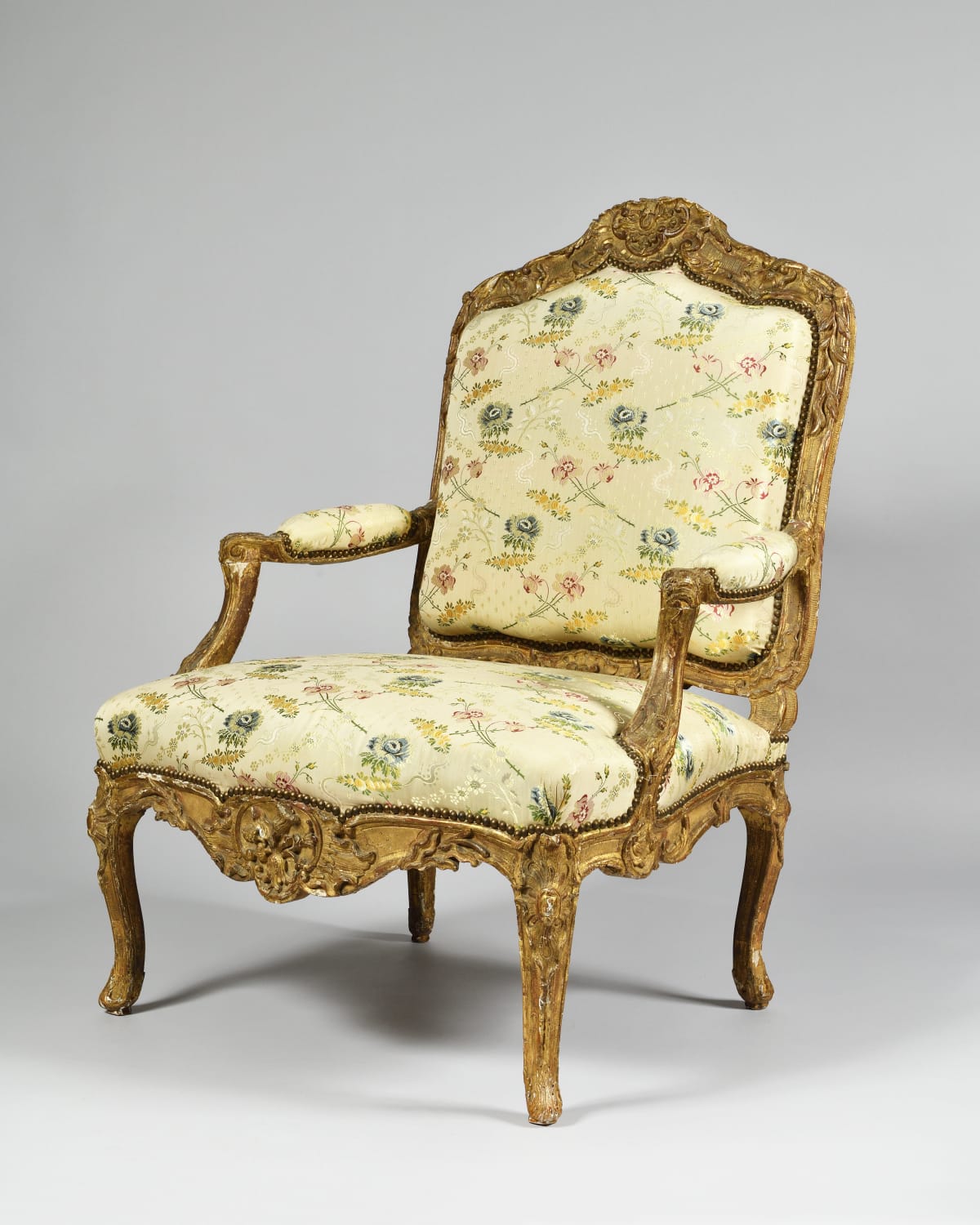 Large fauteuil à la reine d’époque Louis XV
