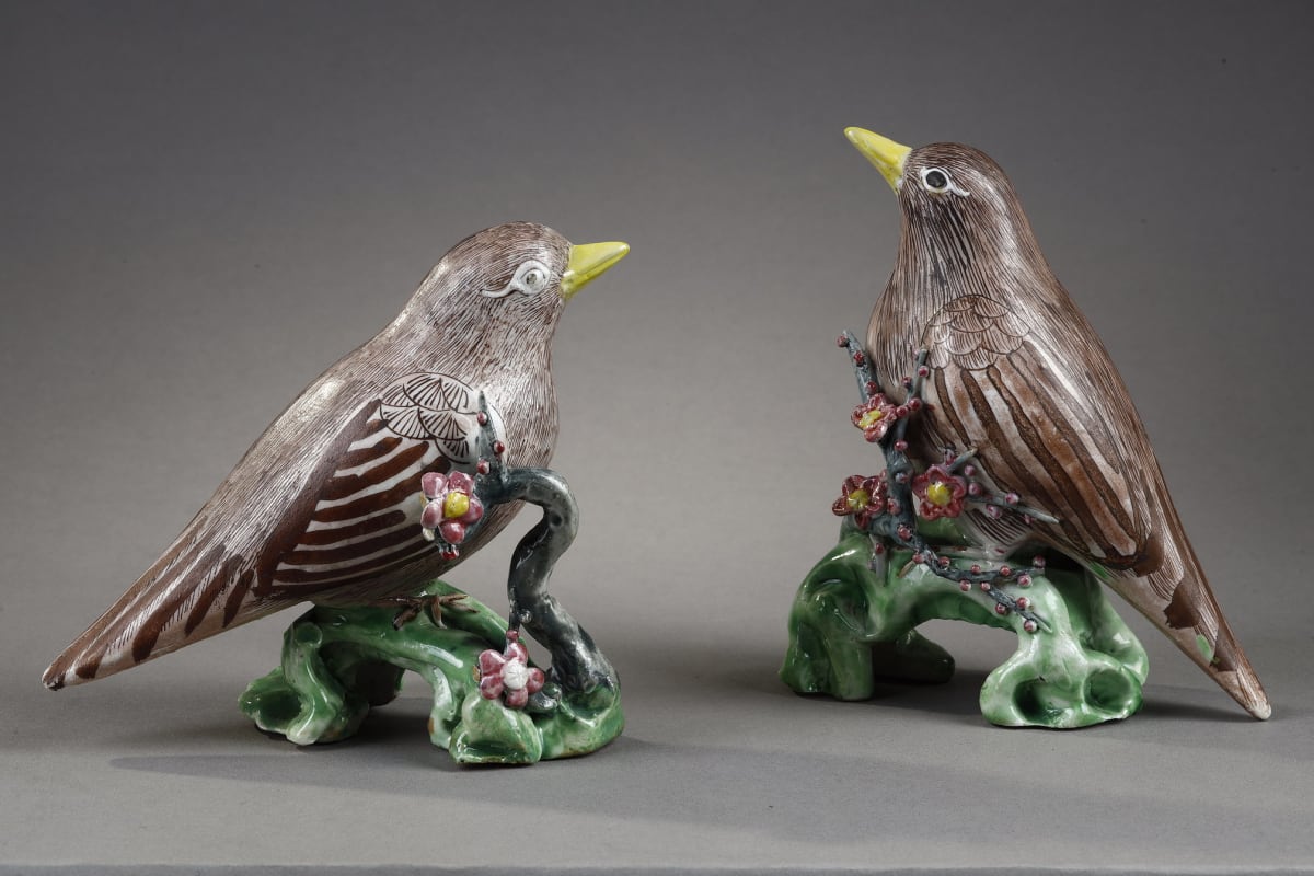 Paire de statuettes en porcelaine