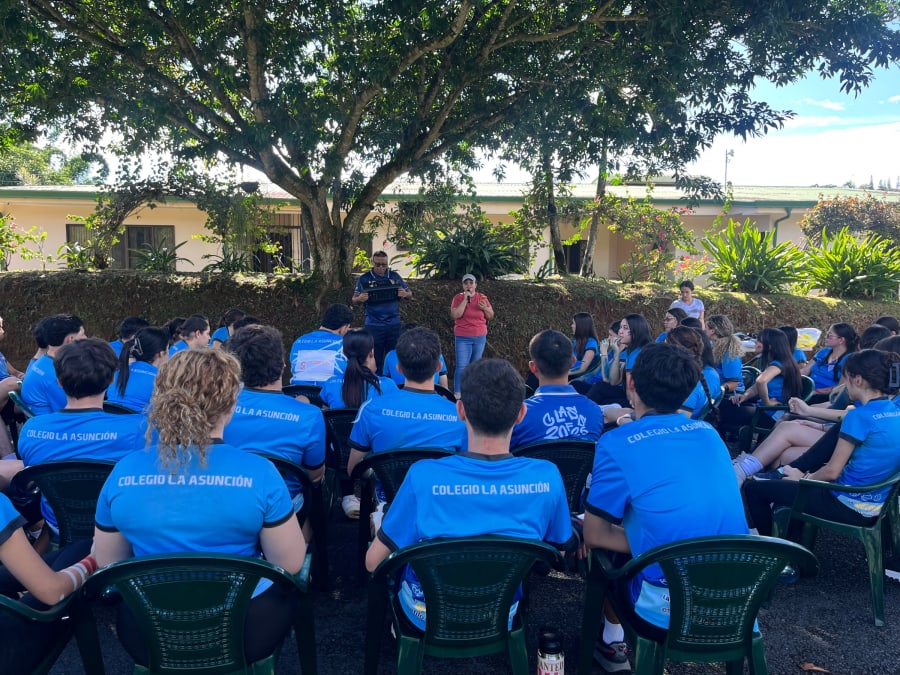 56 estudiantes de La Asunción celebraron sus raíces y sueños en una convivencia salesiana
