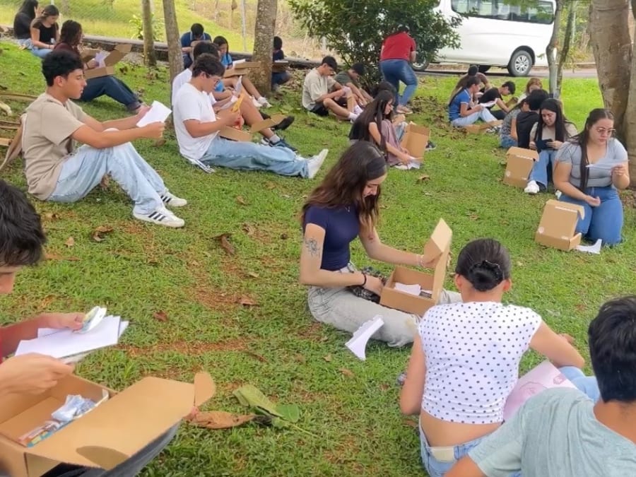 56 estudiantes de La Asunción celebraron sus raíces y sueños en una convivencia salesiana