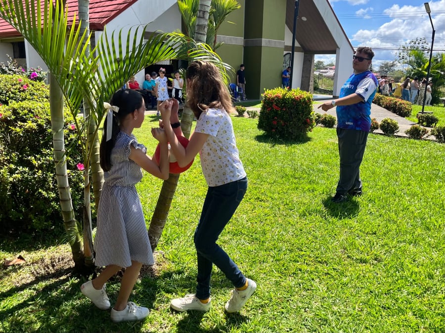 30 niños de la catequesis de Lourdes vivieron una convivencia misionera de fe y alegría