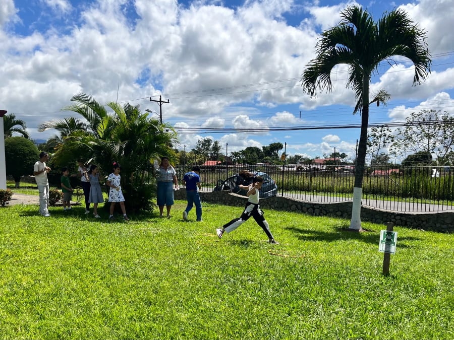 30 niños de la catequesis de Lourdes vivieron una convivencia misionera de fe y alegría