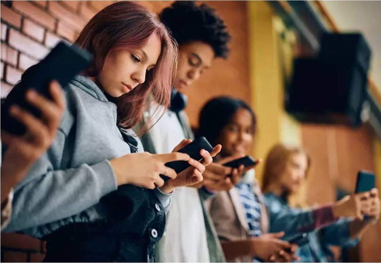 [BOMBA] Justiça contra o vício digital: Meta e Google são condenadas por projetar apps viciantes para crianças