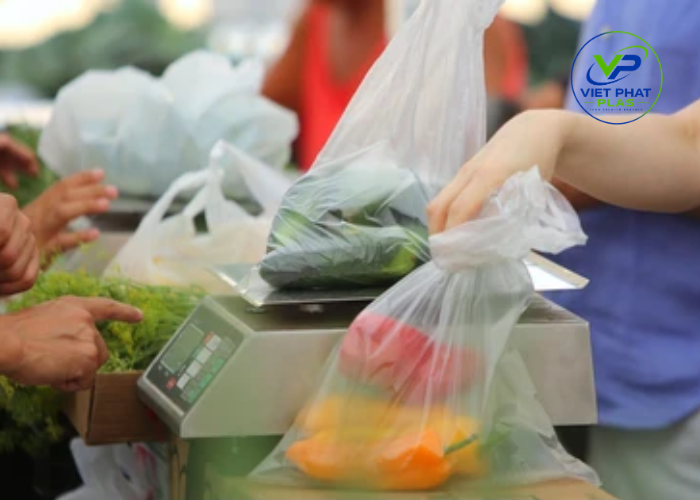 Produce bags on a roll are widely used in supermarkets and grocery stores
