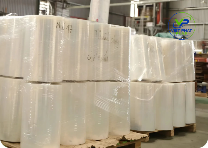 PE stretch film in roll form with high transparency and elasticity, used for packaging goods