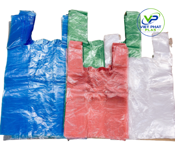 Identifying high quality plastic bags by surface finish and thickness consistency