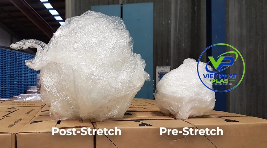 Stretch film roll before and after pre-stretching
