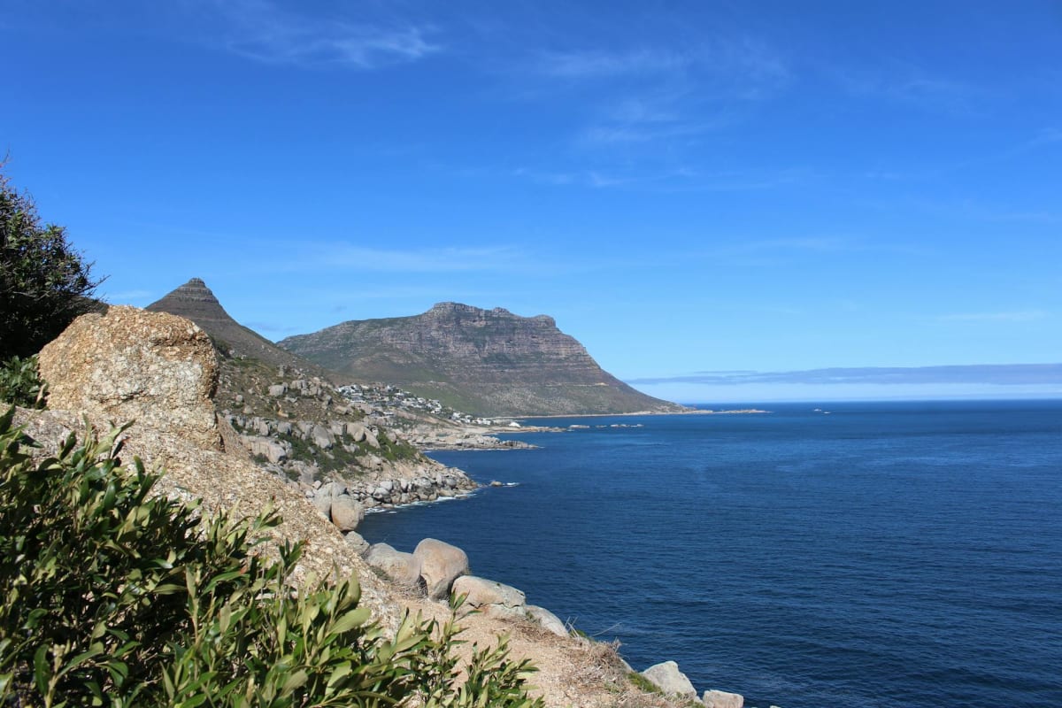 Cape Town mountain Table Bay wind riders Indian Ocean swell