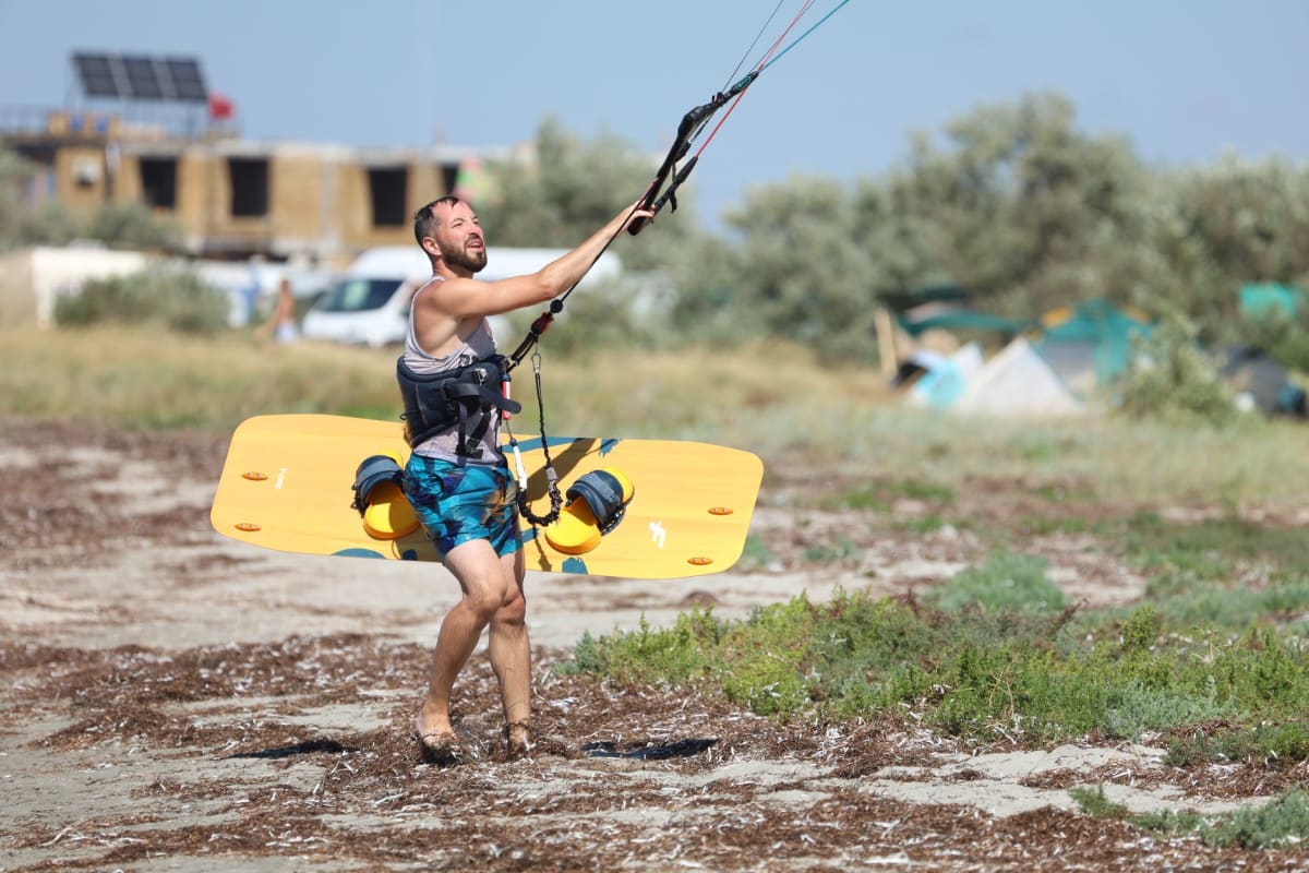 kiteboarding harness kite board summer gear setup