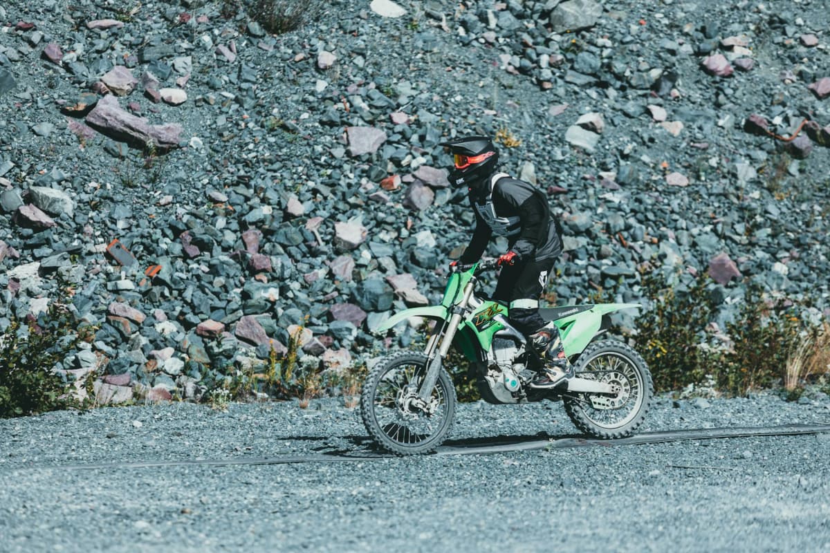enduro mountain bike full suspension rocky terrain