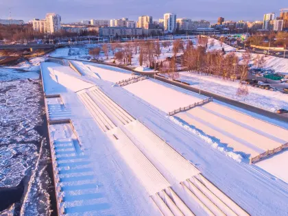 Сегодня в Уфе: скорая оттепель, зверство на остановках и пожар в казармах