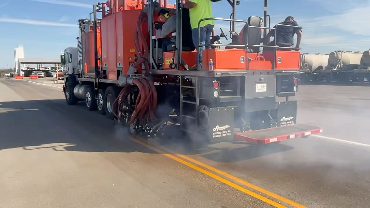 Thermoplastic markings for parking lots