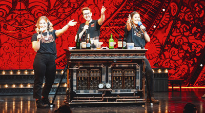 350 young people go behind the curtain of Moulin Rouge! The Musical