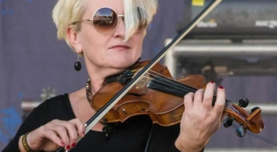 Marion Fleetwood: Upclose & Acoustic