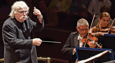Sir Karl Jenkins conducts The Armed Man 