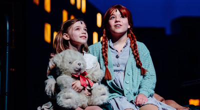 Local stars shine as Get Your Wigle On’s Annie delights audiences at Theatre Severn