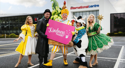 Gift panto this Christmas with Telford Theatre’s kindness ticket