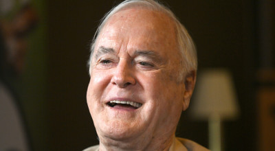 John Cleese to tour with The Holy Grail