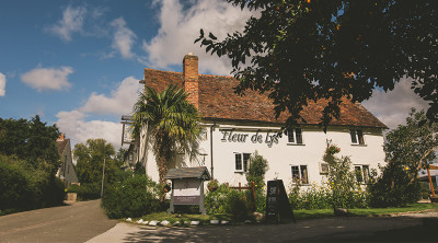 Review: Five stars for Warwickshire's Fleur de Lys