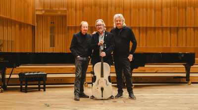 ELO’s silver electric cello donated to Royal Birmingham Conservatoire